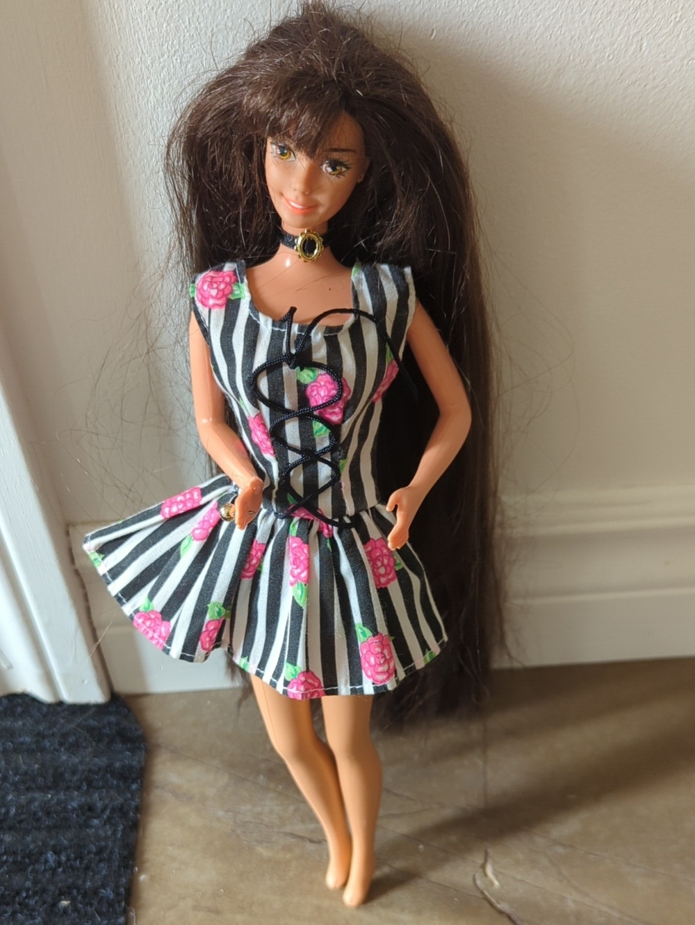 Cut N Style Barbie Brunette 1994